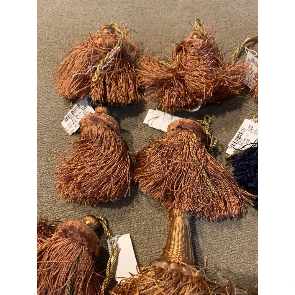 LOT OF 15 TRIM HOLLYWOOD TRIMS TASSELS - WHITE, BLUE, BROWN (TD)